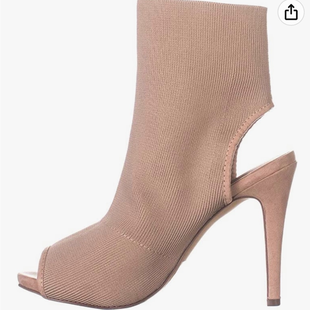 Beige Pump - Picture 2 of 3